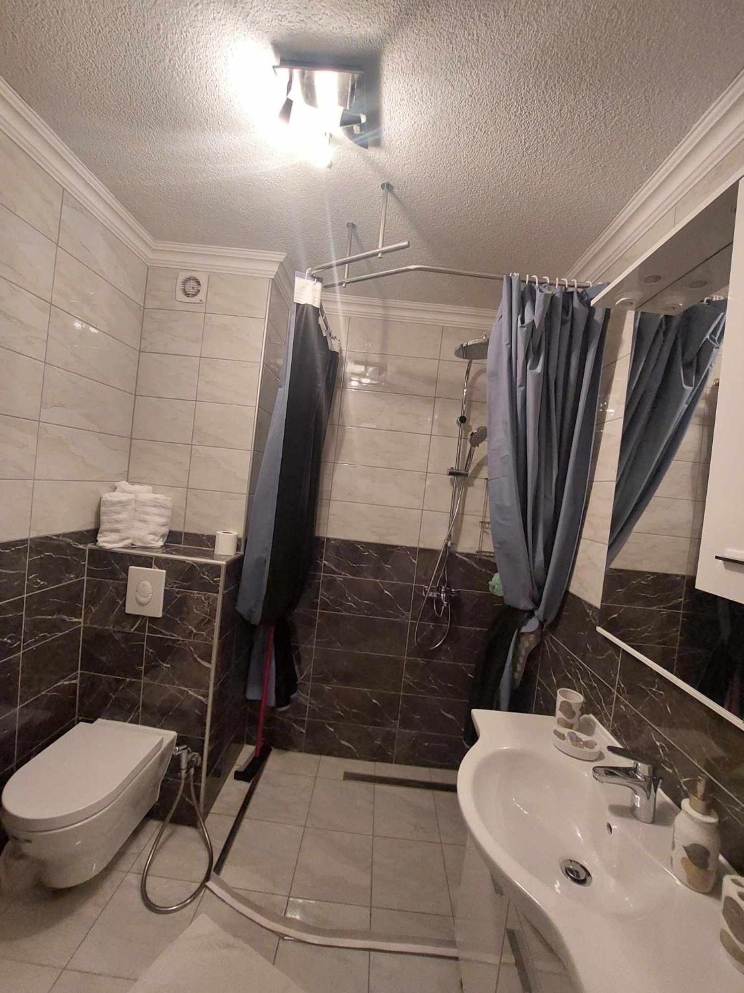 Adi Apartment *