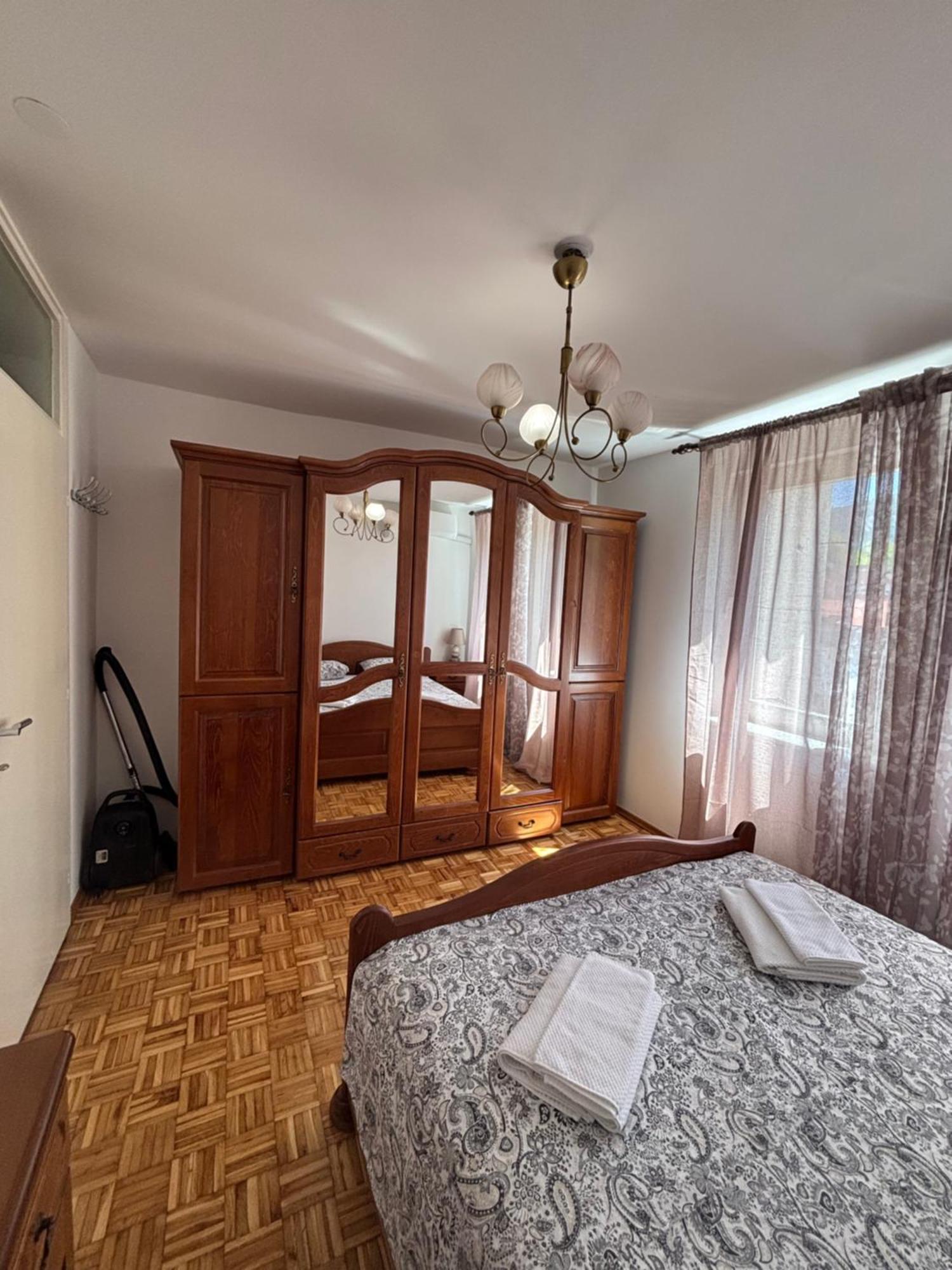Adi Apartment *