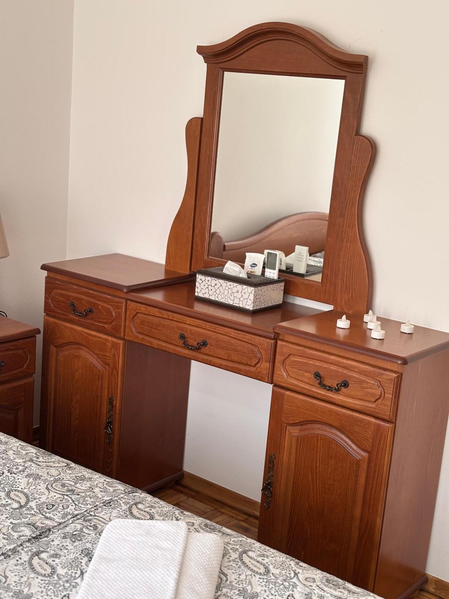 Apartman Adi *